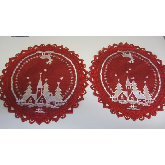 NWT SET 3 CHRISTMAS RED EMBROIDERED LINEN DECOR PIECES 2 ROUND /1 OBLONG - Picture 2 of 4